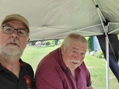 Peter and Les
